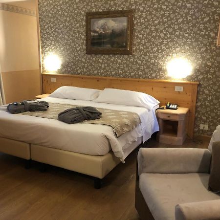 Hotel Edelweiss 3 Stelle Superior Breuil-Cervinia Exteriör bild