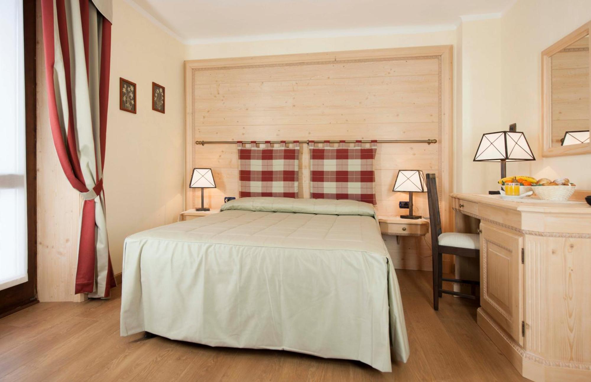 Hotel Edelweiss 3 Stelle Superior Breuil-Cervinia Exteriör bild