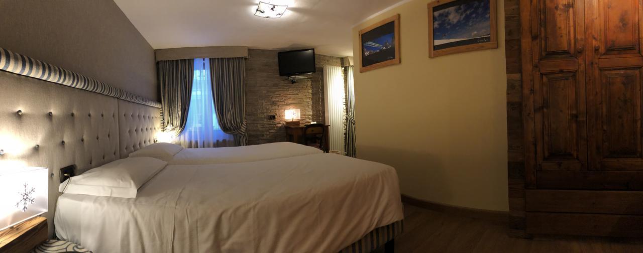 Hotel Edelweiss 3 Stelle Superior Breuil-Cervinia Exteriör bild