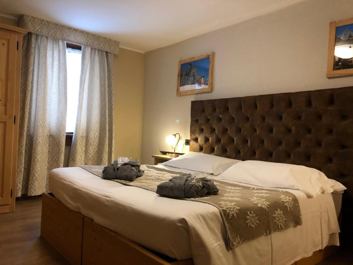 Hotel Edelweiss 3 Stelle Superior Breuil-Cervinia Exteriör bild