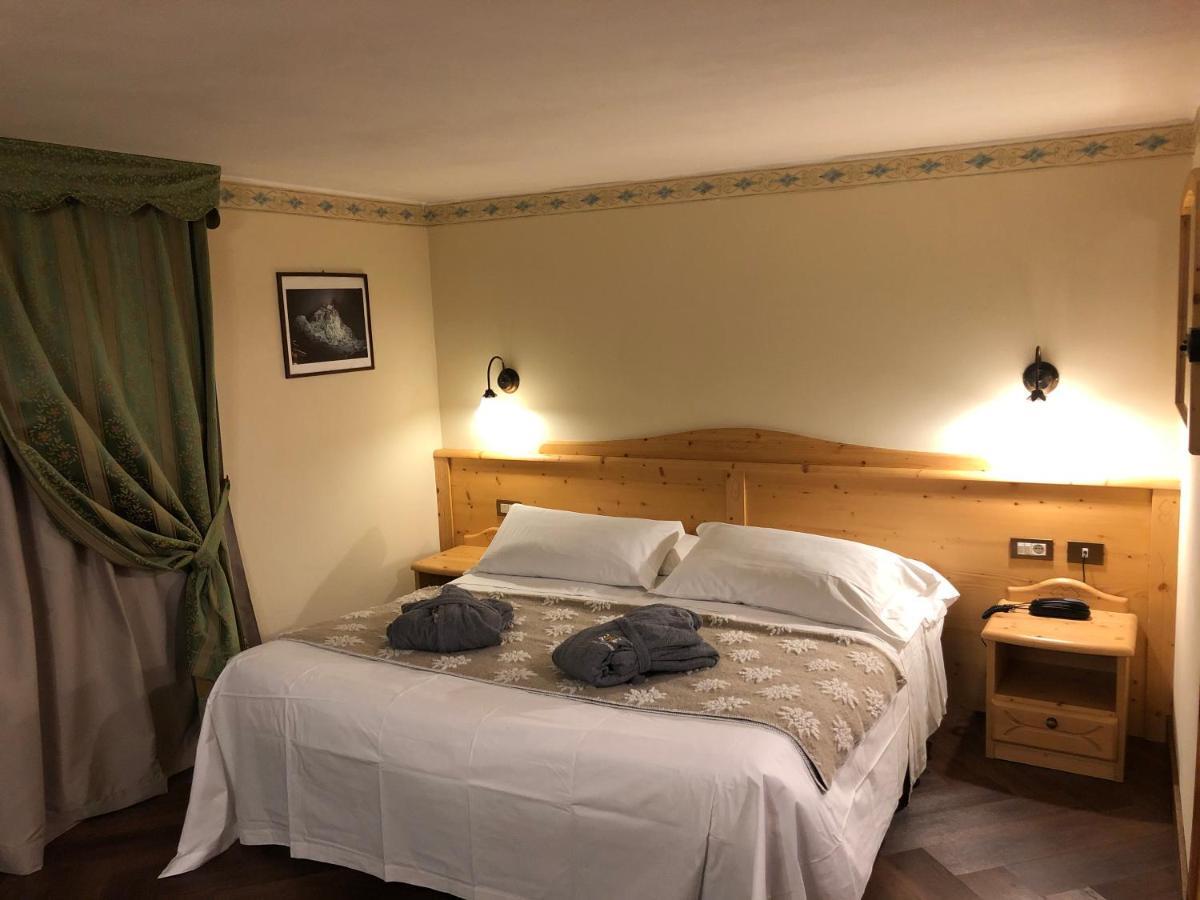 Hotel Edelweiss 3 Stelle Superior Breuil-Cervinia Exteriör bild